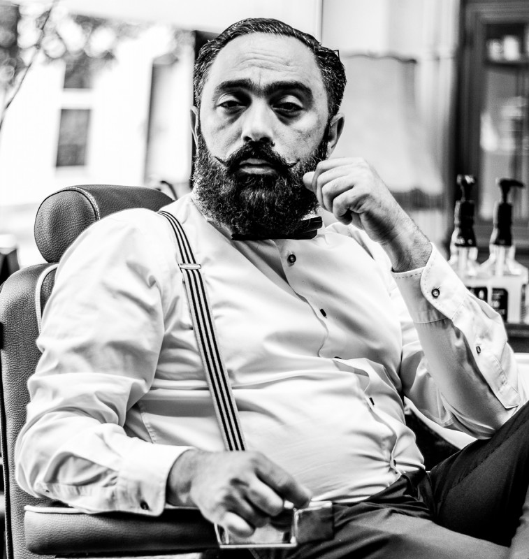 Akkurat frisiert - Hussein Seif in seinem Barbershop (Foto: Alexander Derr)